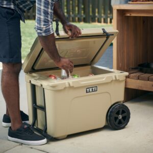 YETI Tundra Haul tan