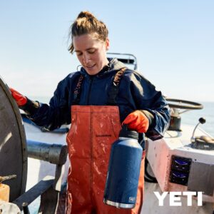 YETI Rambler Bottle 64 oz navy