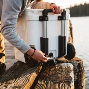YETI Roadie 48 navy